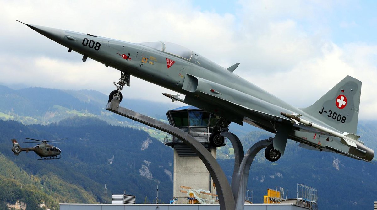 Майринген Швейцария авиабаза