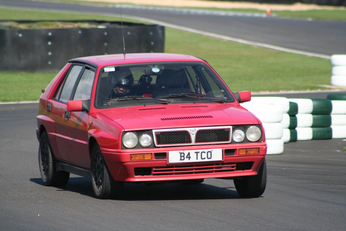 Лянча Дедра интеграле