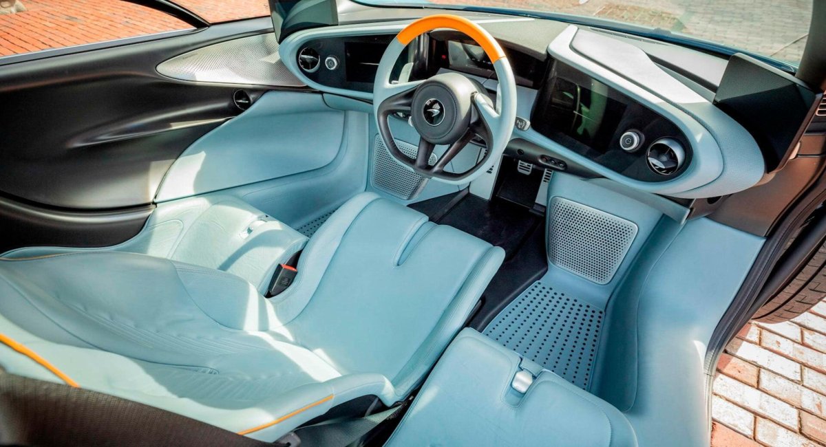 MCLAREN Speedtail салон