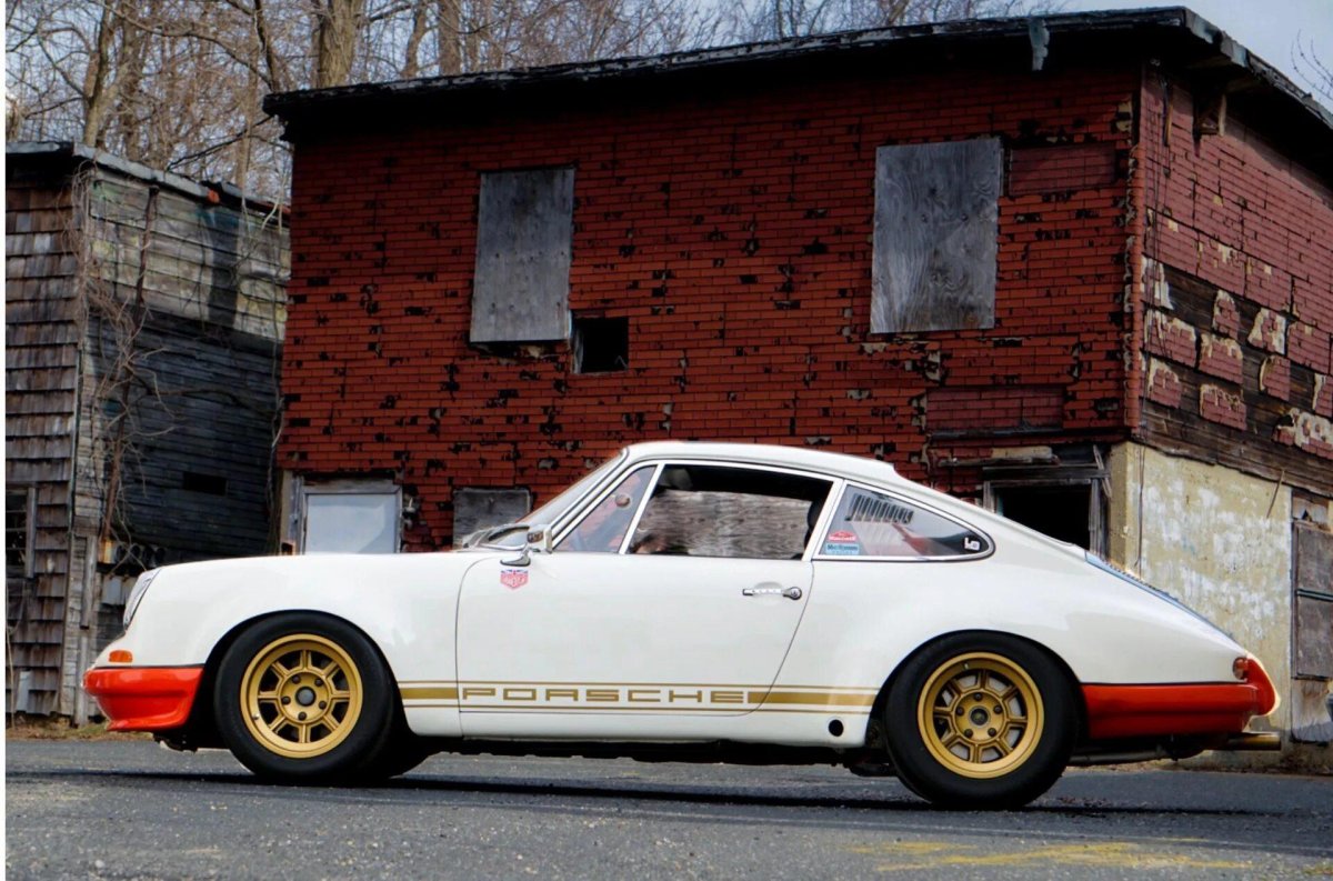 Порше 911 Магнуса Уолкера