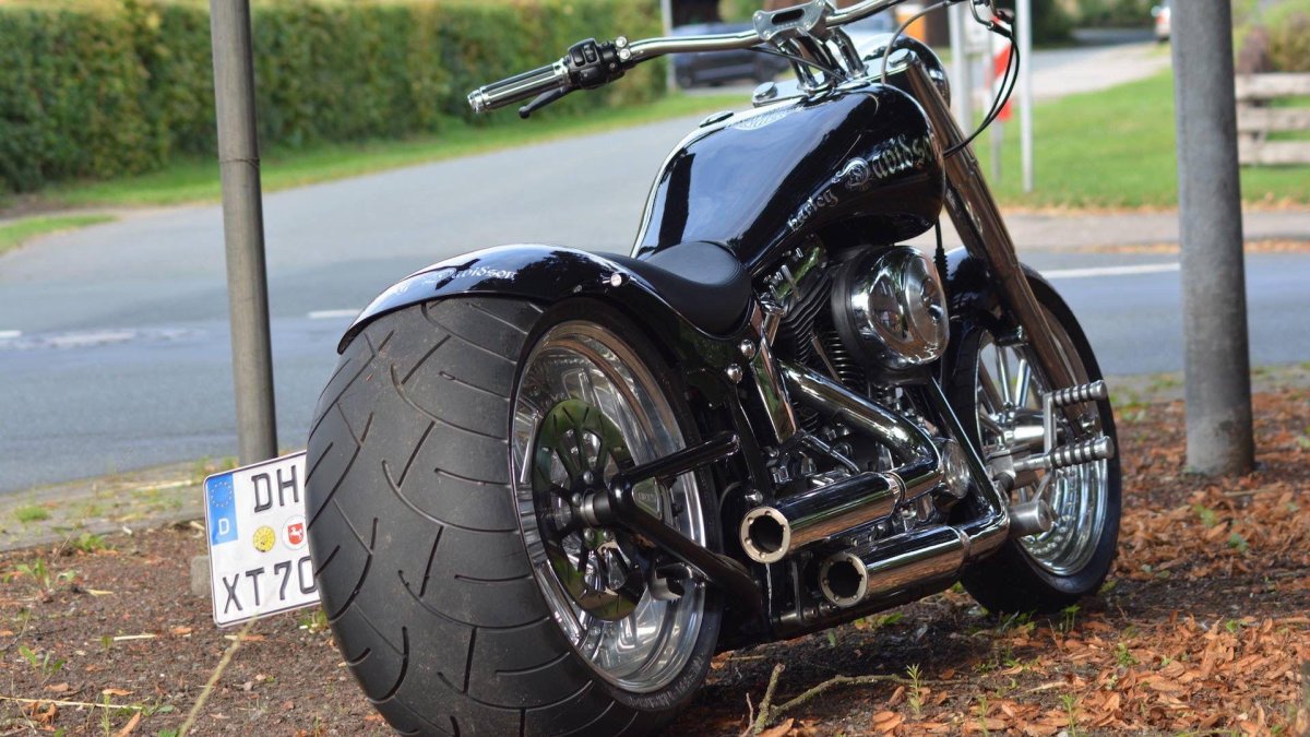 Мотоцикл чоппер Харлей