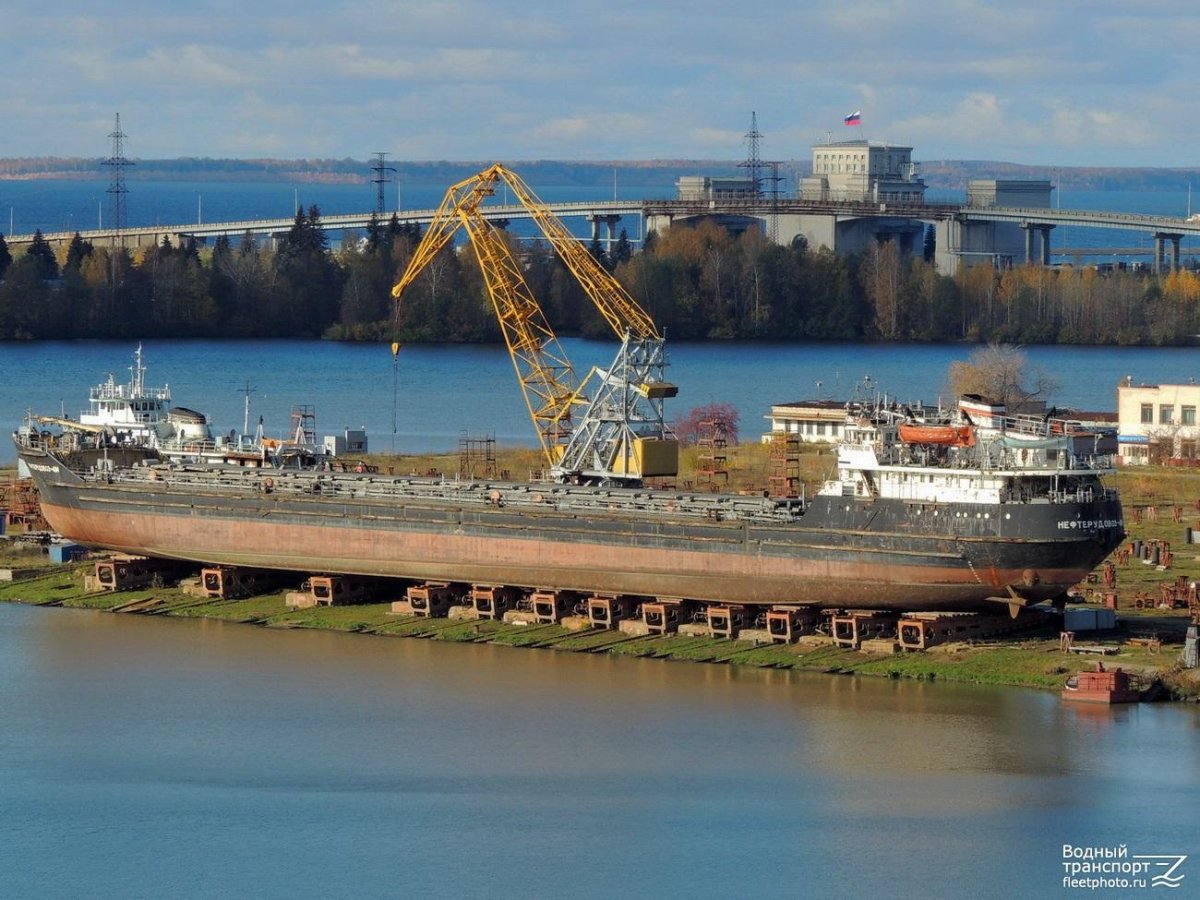 Нефтерудовоз 41