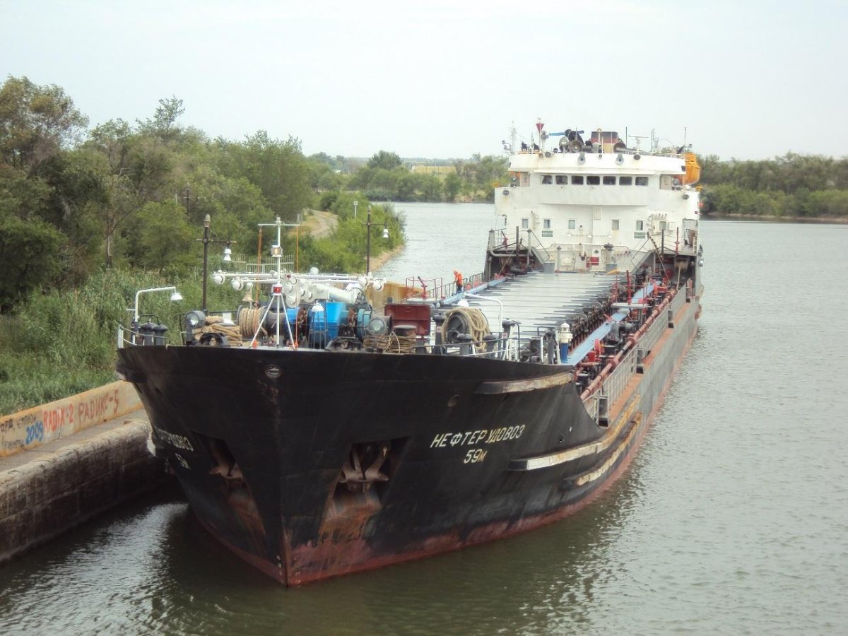 Теплоход Нефтерудовоз