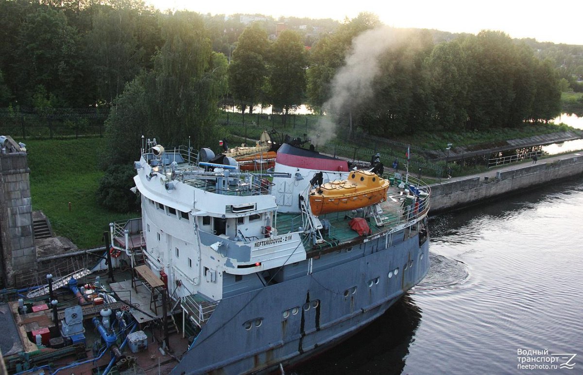 Нефтерудовоз Маршал Буденный