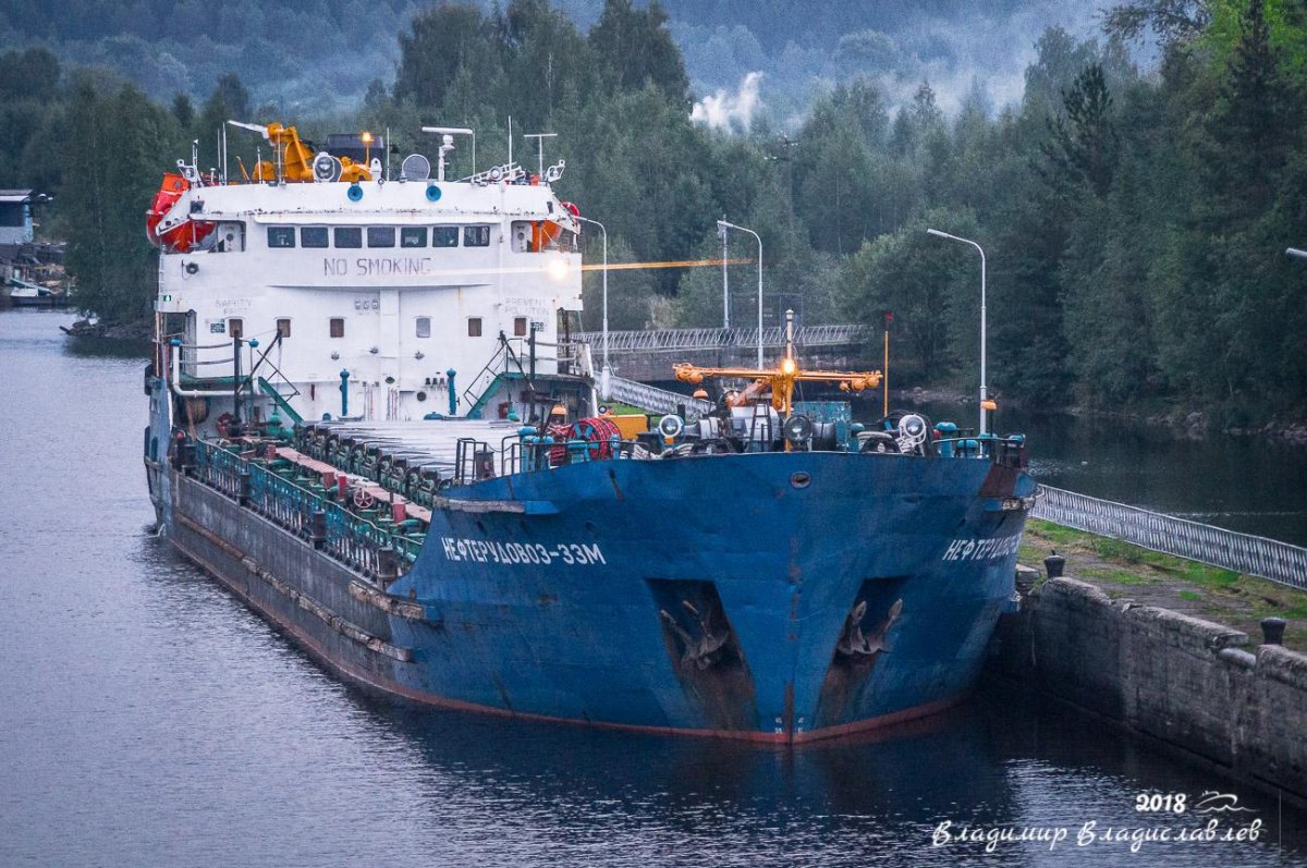 Нефтерудовоз 33м