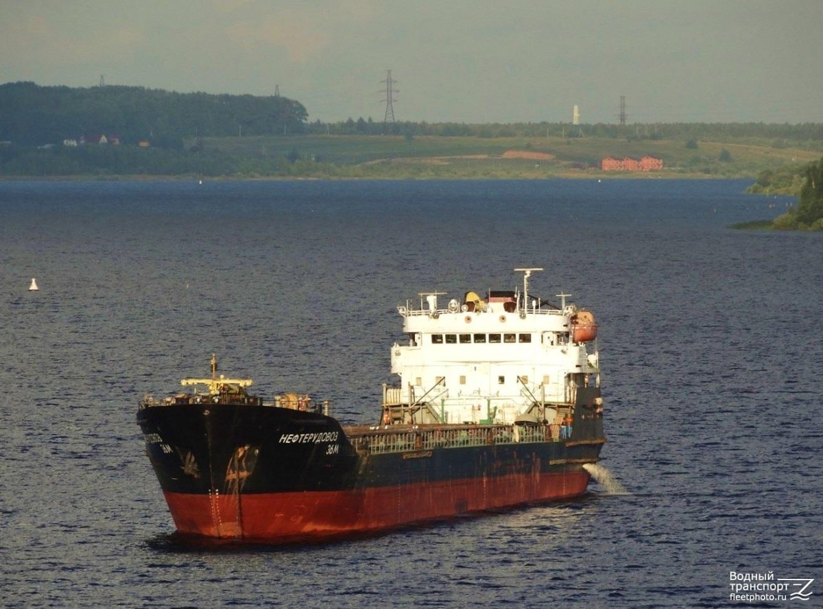 Нефтерудовоз 36м теплоход
