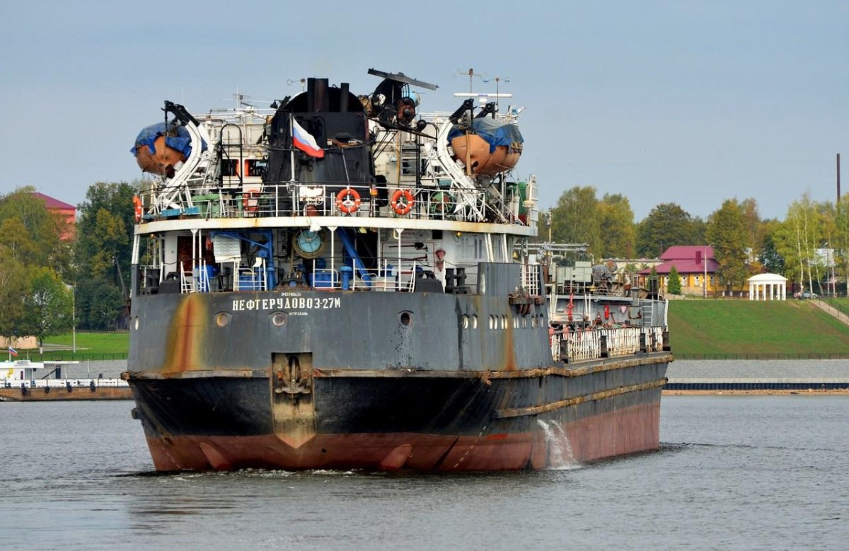 Нефтерудовоз 27м