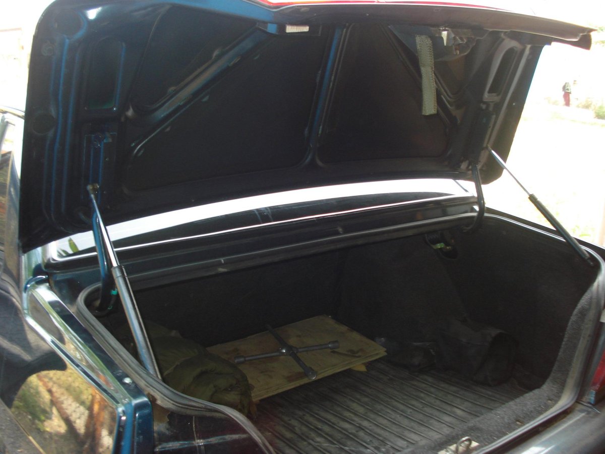 Упор крышки багажника ВАЗ 2115