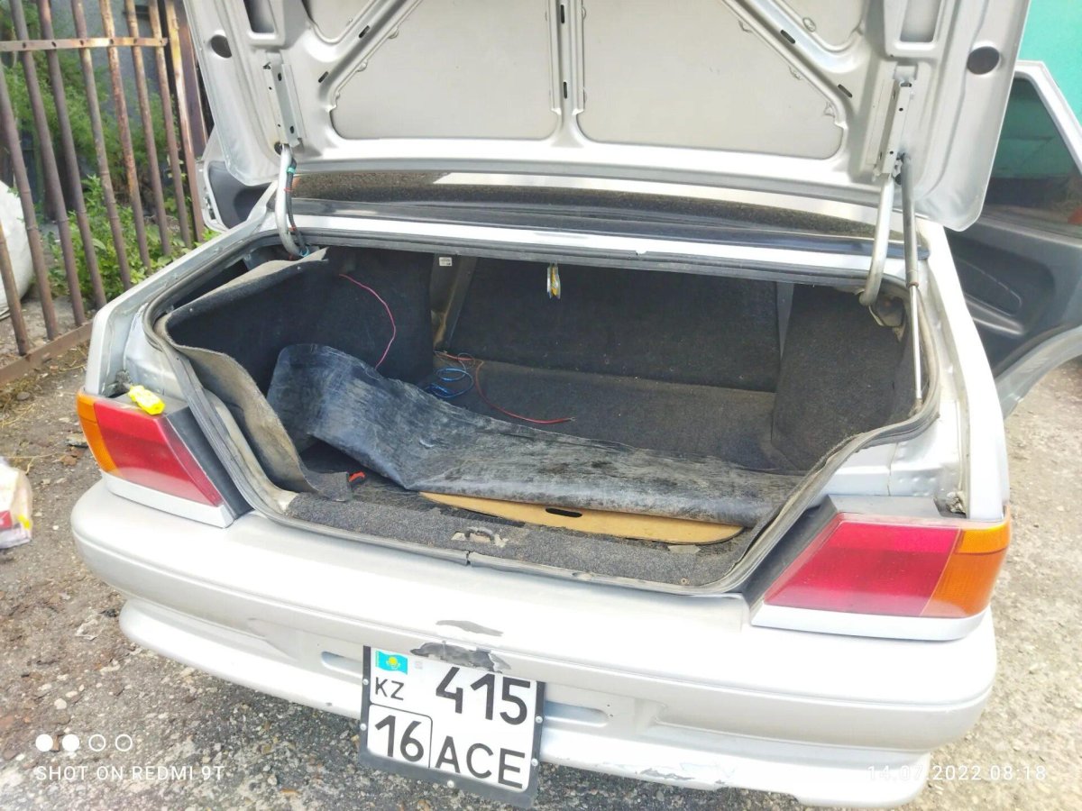 Обшивка багажника 2115