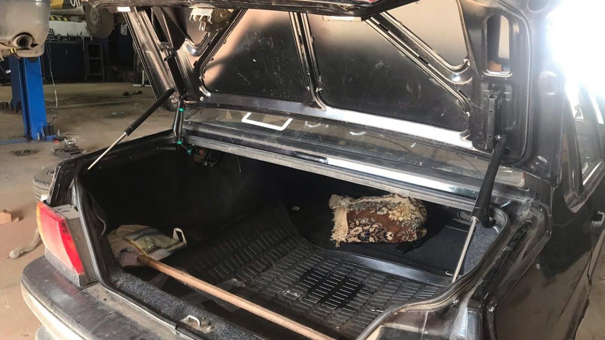 Газовые упоры багажника ВАЗ 2115