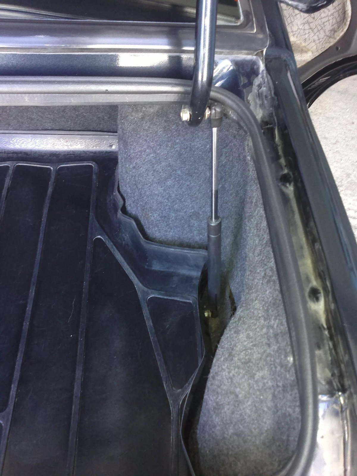 Багажник ВАЗ 2115 внутри