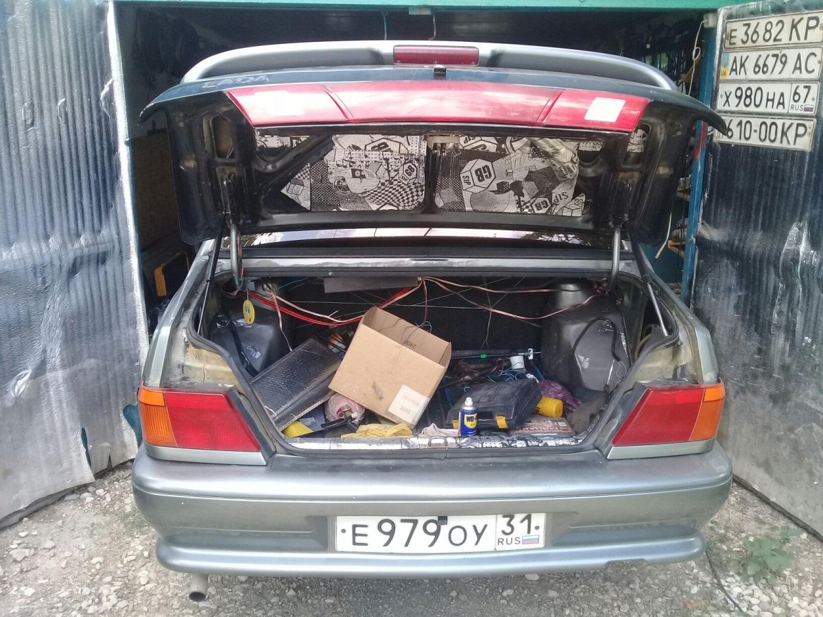 Багажник ВАЗ 2115 внутри