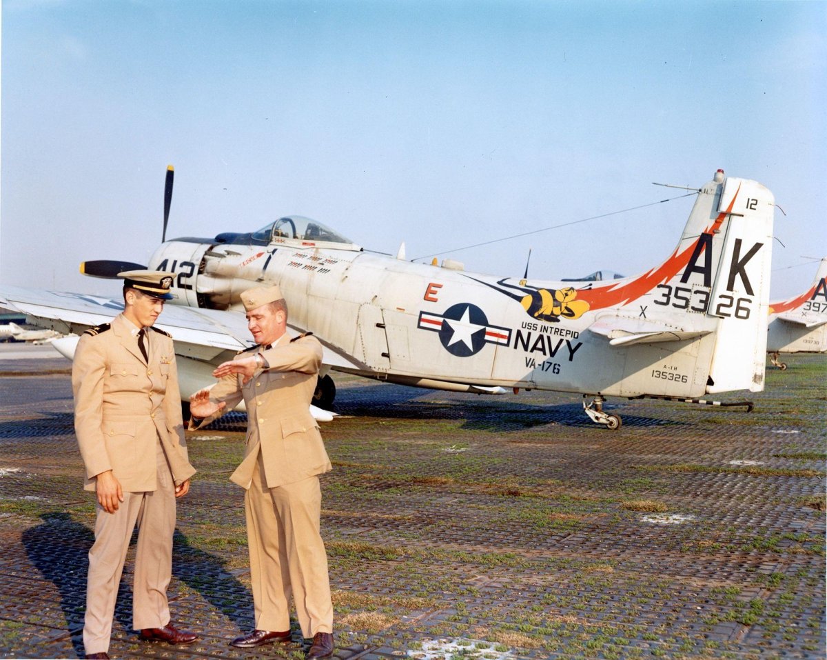 Douglas a-1h Skyraider