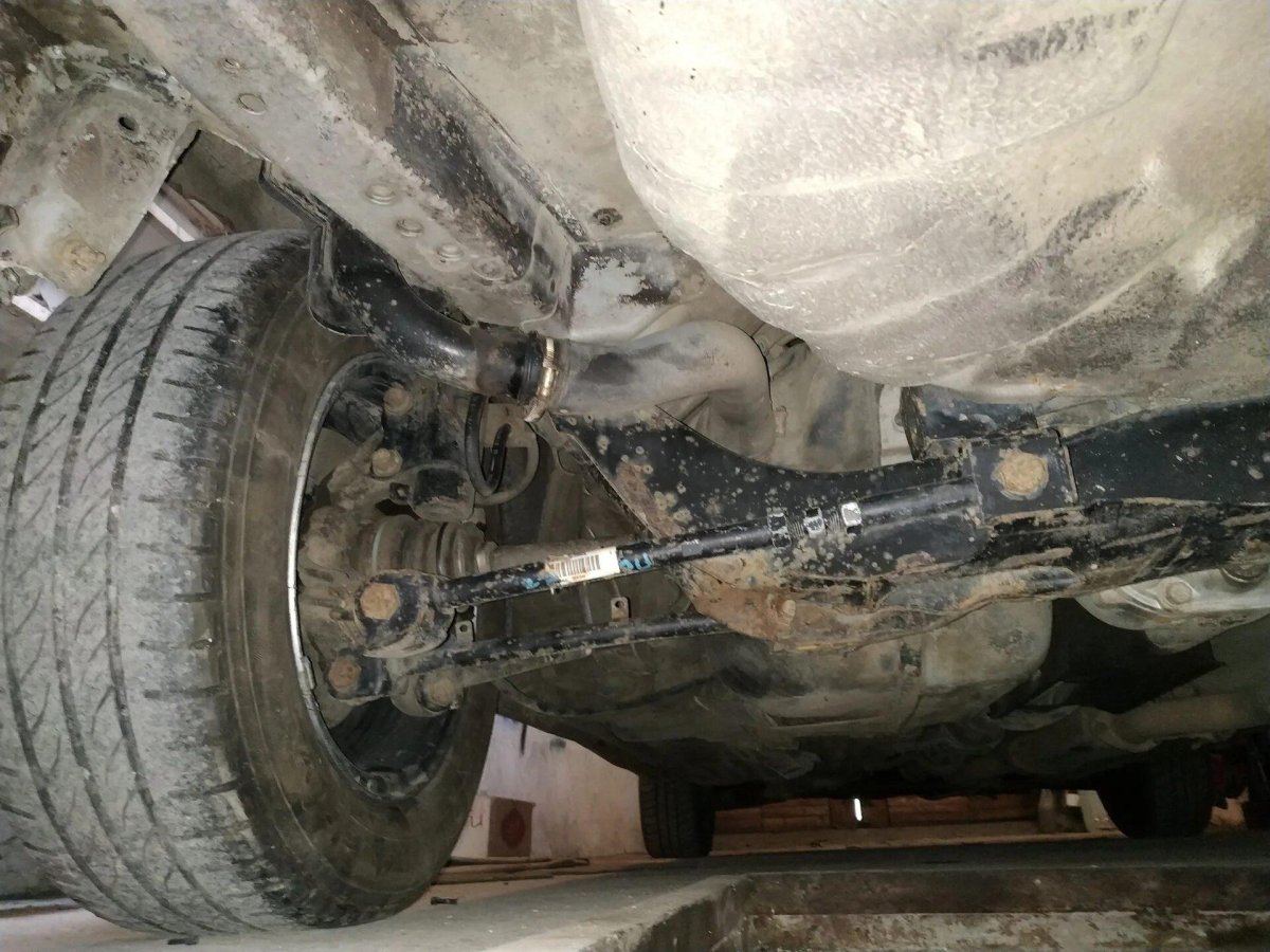 Nissan primera p12 днище