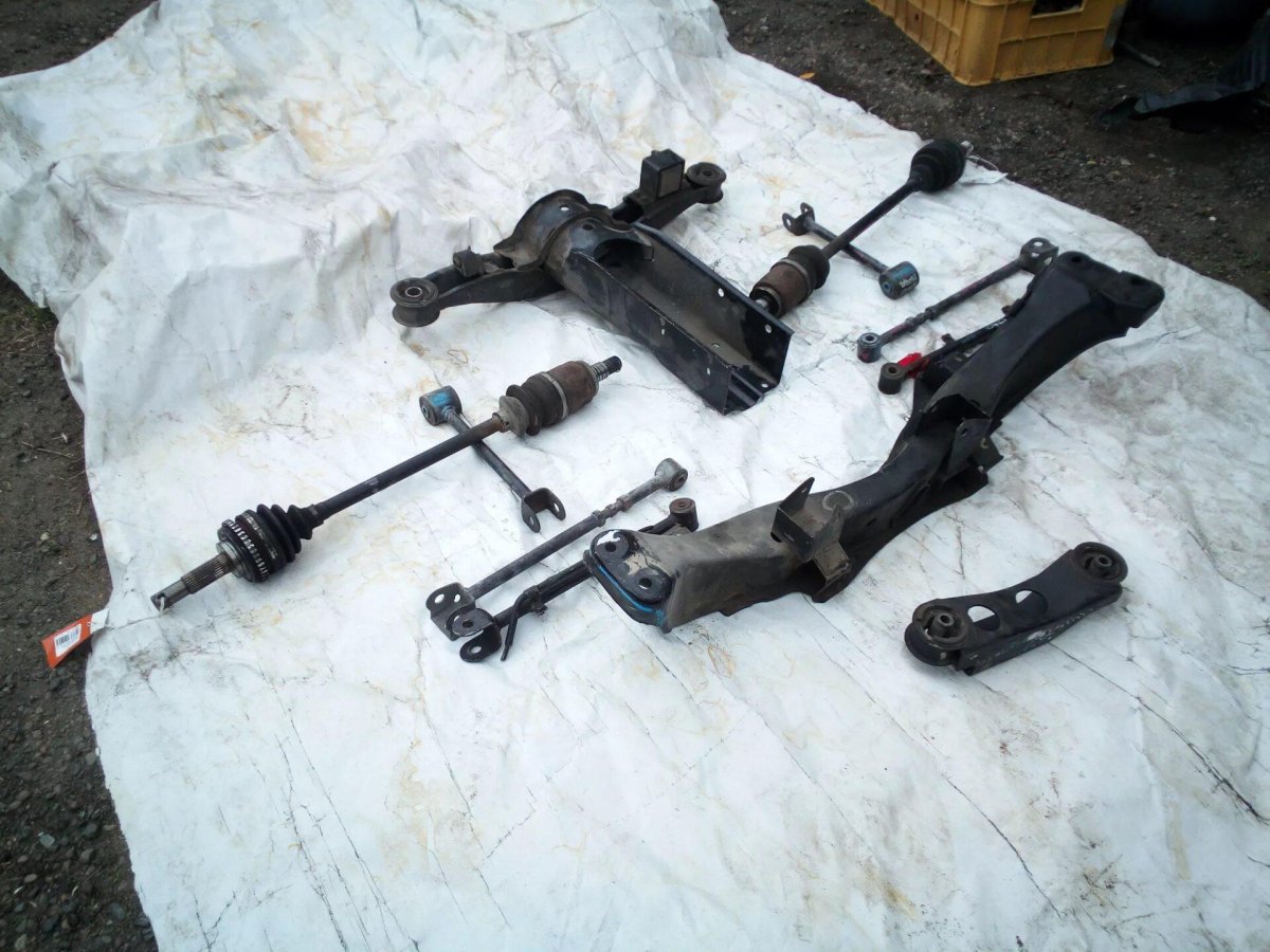 Задняя подвеска Nissan Bassara 2001