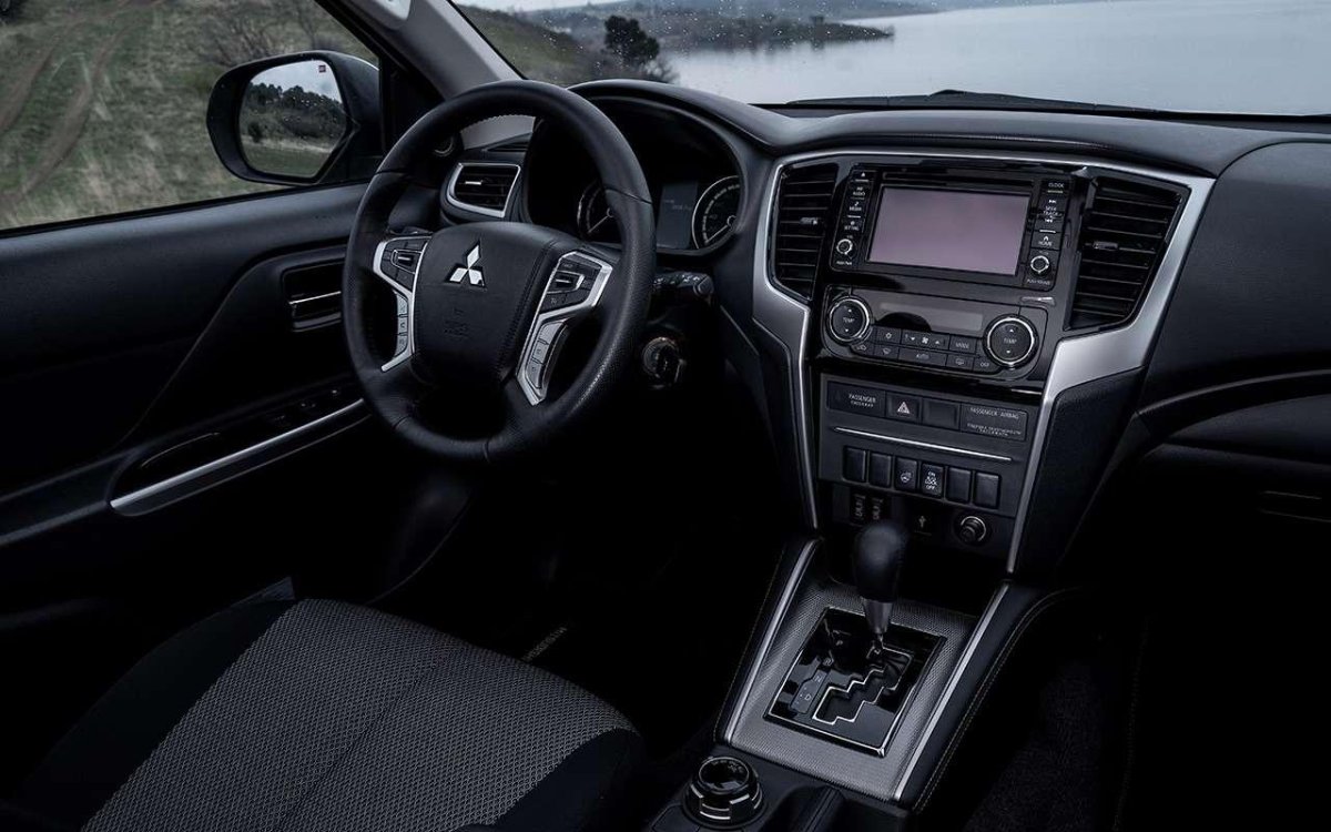 Mitsubishi l200 2022 салон