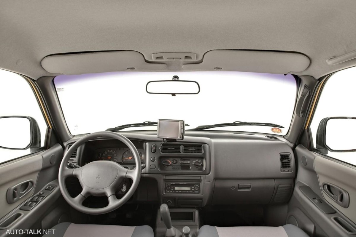 Mitsubishi l200 3 поколение салон