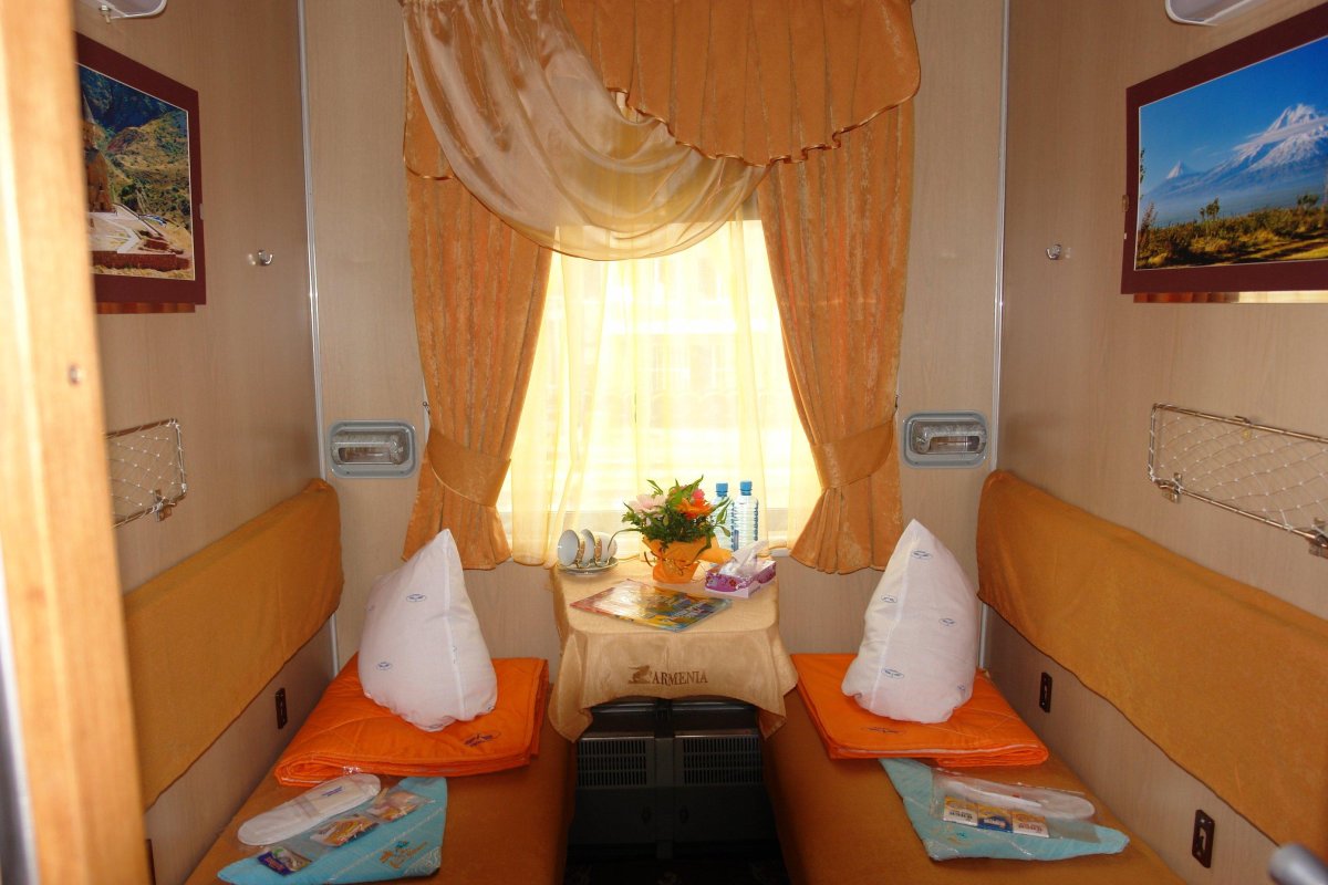 Поезд Батуми Ереван св вагон