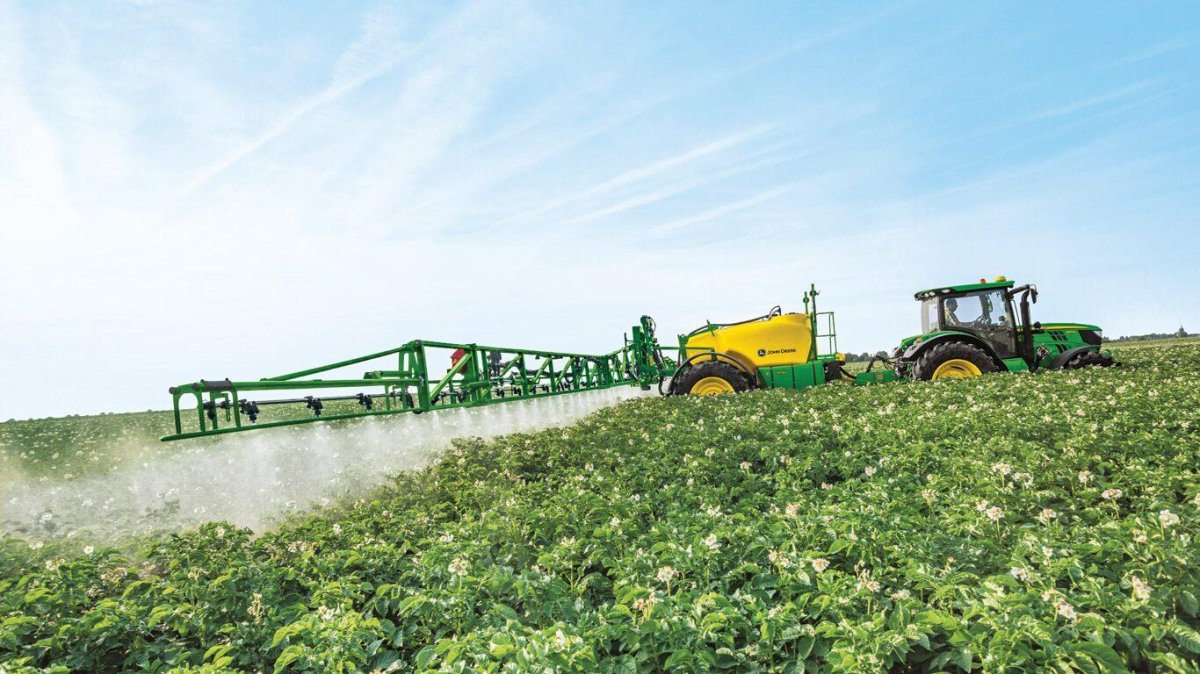 Опрыскиватель John Deere m740