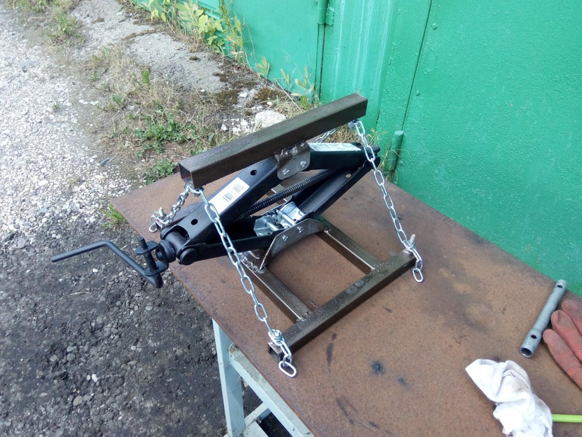 Домкрат для мотоцикла Урал