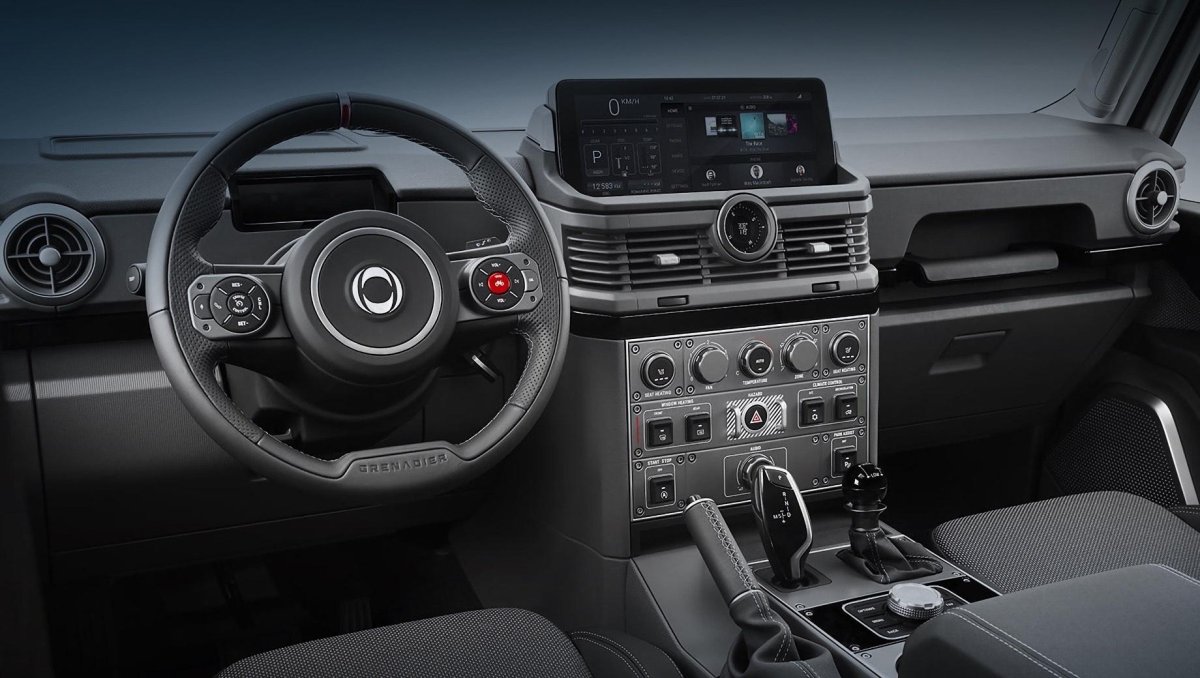 Ленд Ровер Дефендер 2022 салон