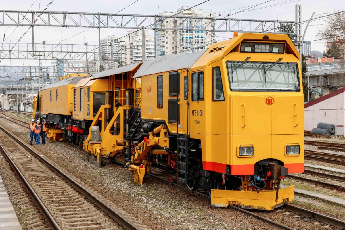 Щом-1400 Путевая машина