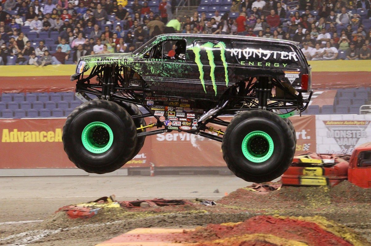 Монстер Энерджи трак