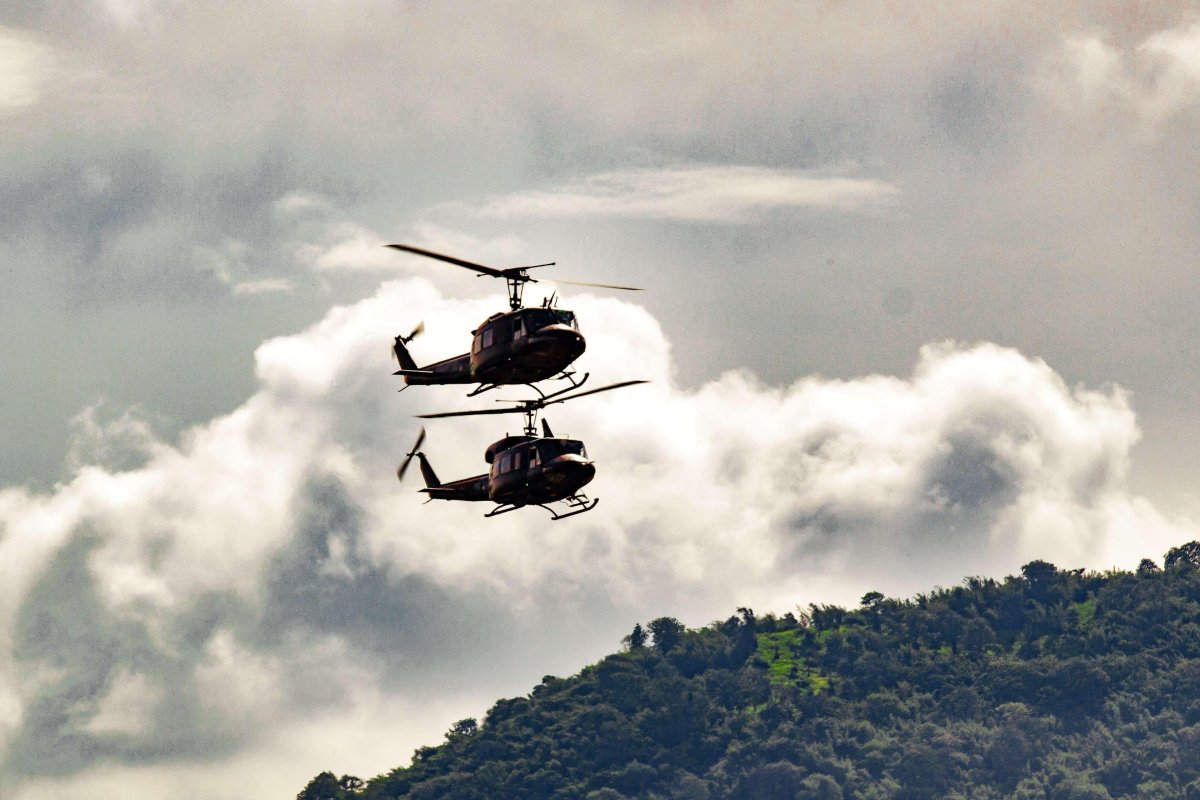 Белл 212 вертолет