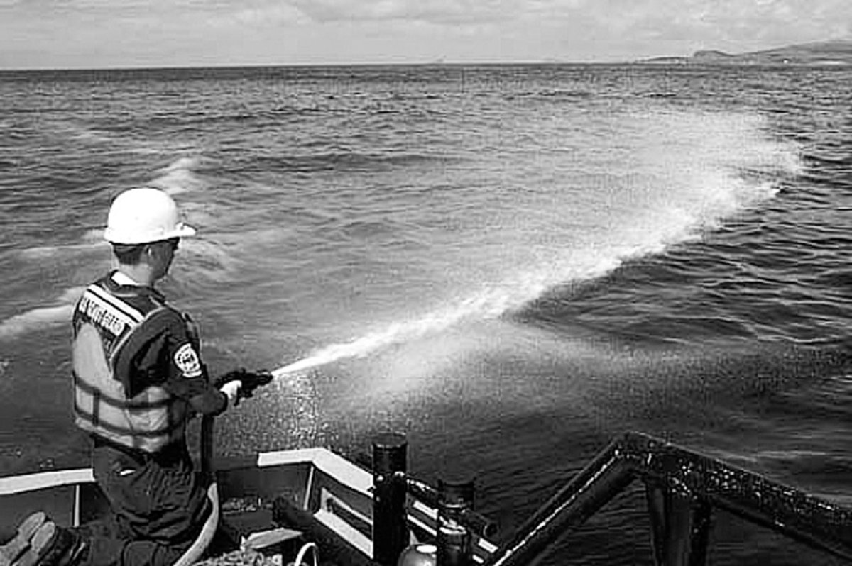 Физико-химический метод ликвидации разливов нефти