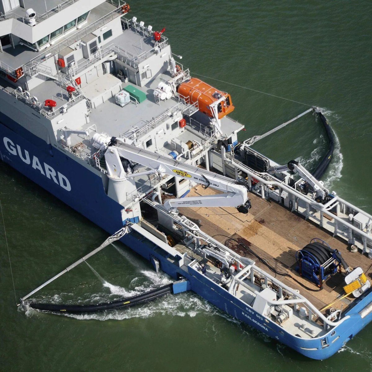 Скиммер нефтесборщик