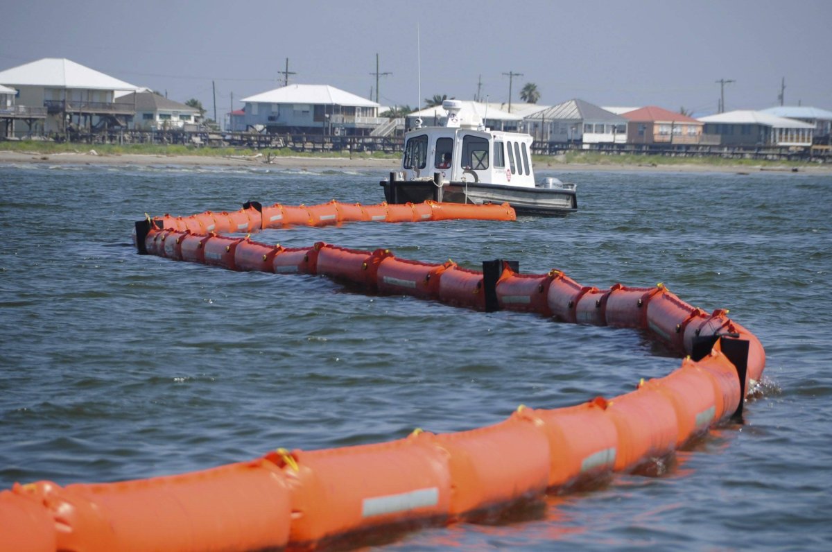 Боновые заграждения нефть