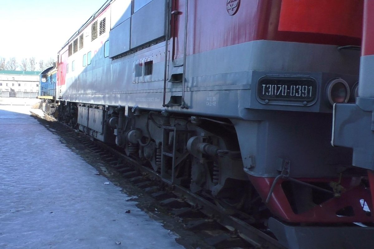 Запуск тепловоза в Мороз смешное видео
