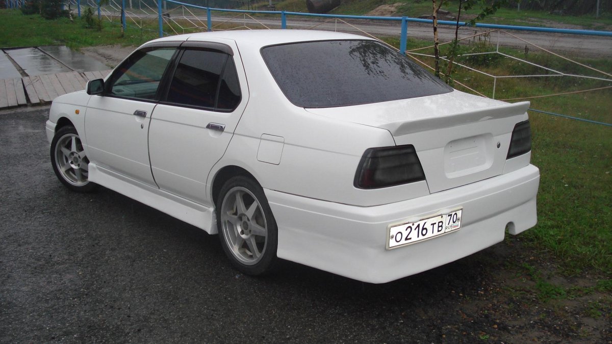 Ниссан Блюберд u14