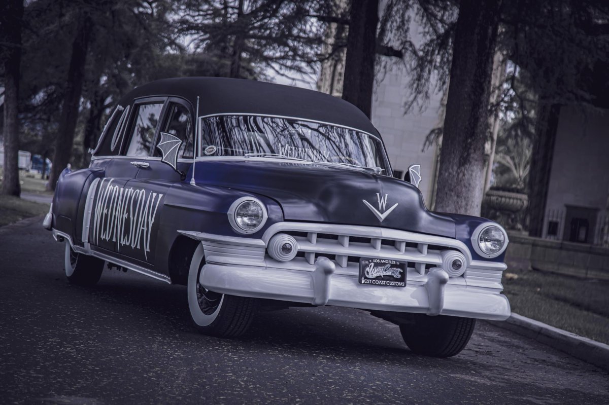 Машина семейки Аддамс