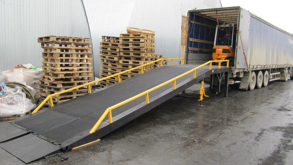 Передвижная погрузочная эстакада СЭП-041