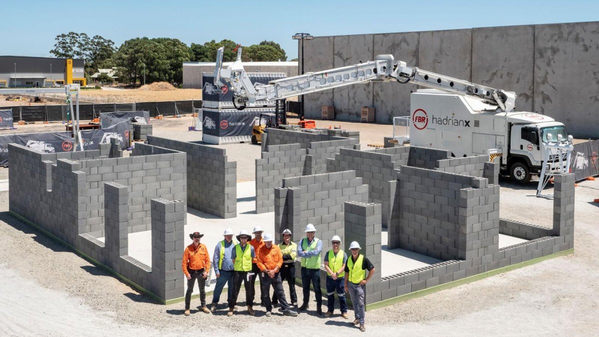 Робот-Строитель Hadrian