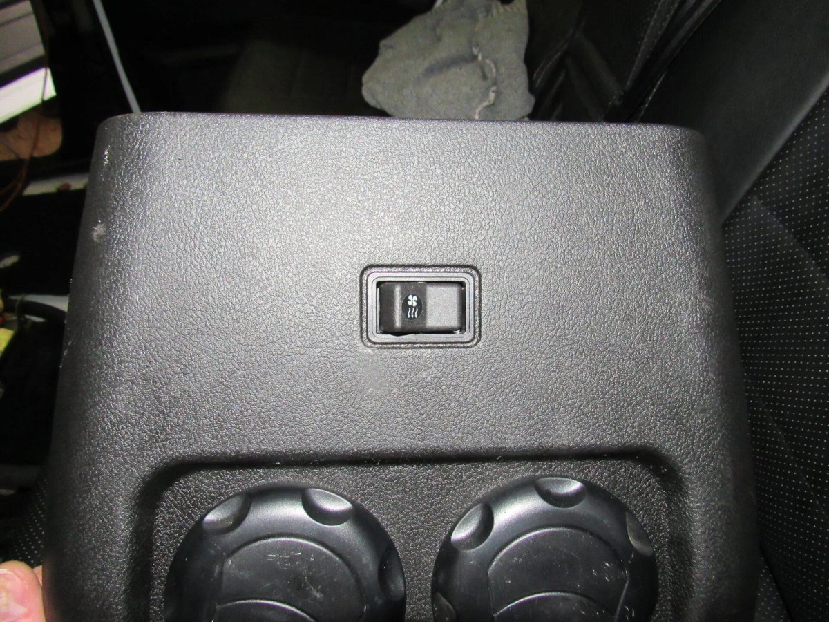 Кнопка доп отопителя УАЗ Патриот