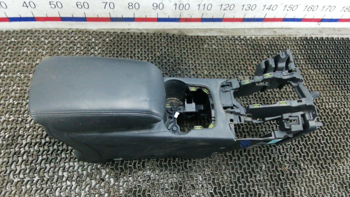 Подлокотник фокус 1