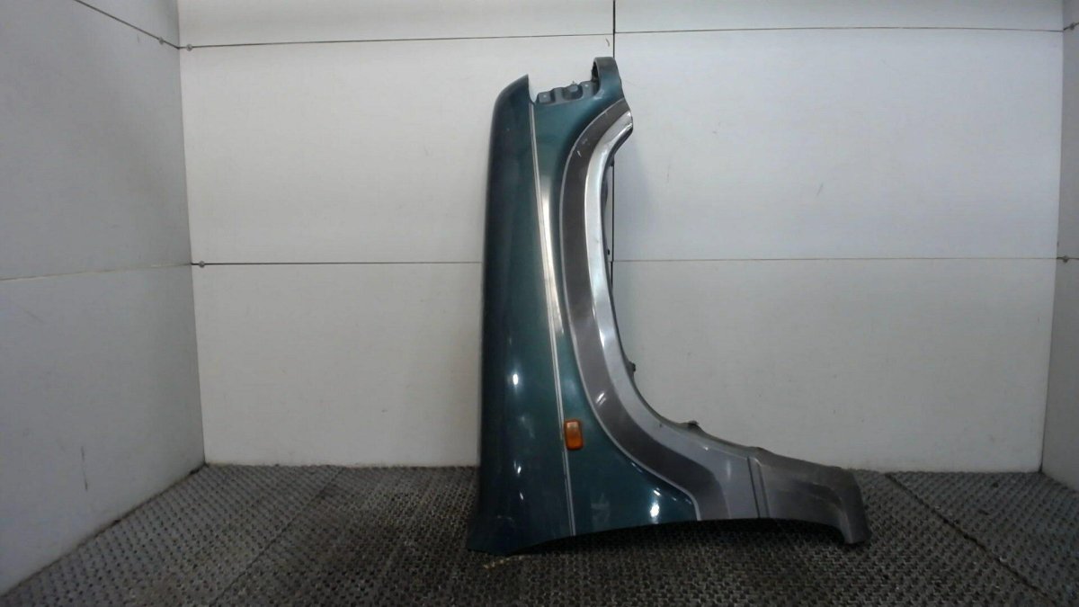 Крыло Isuzu forward