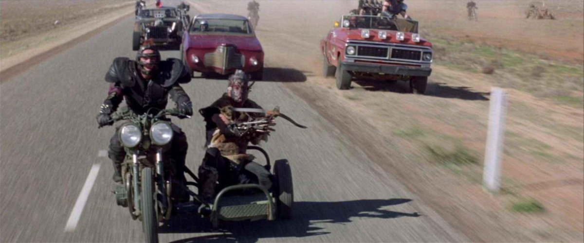Безумный Макс 1979 байкеры
