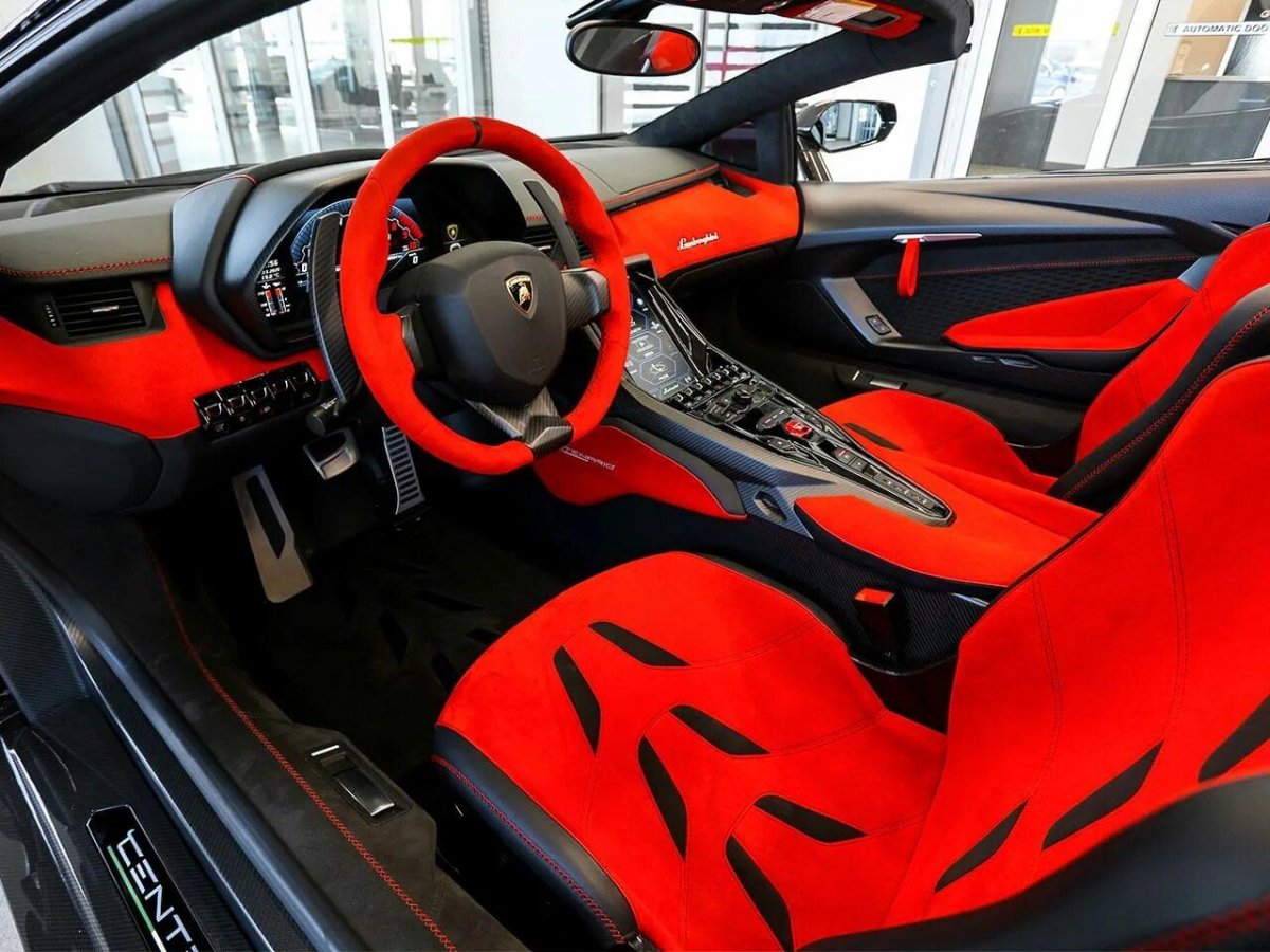 Lamborghini Centenario Roadster салон