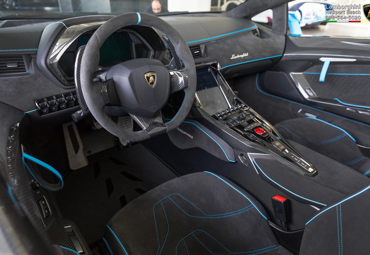 Lamborghini Centenario Roadster салон