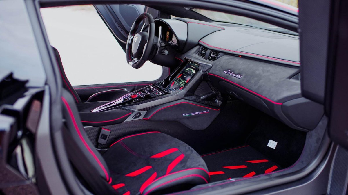 Lamborghini Centenario 2021 салон