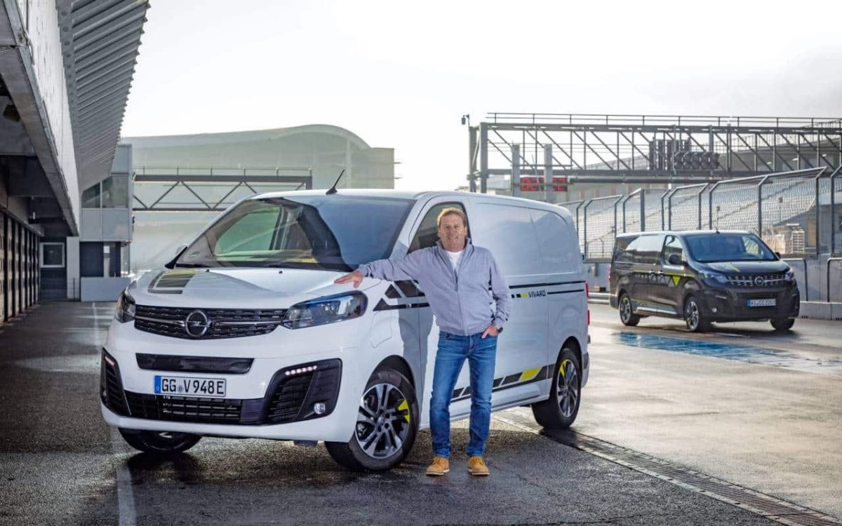 Опель Зафира лайф 2022