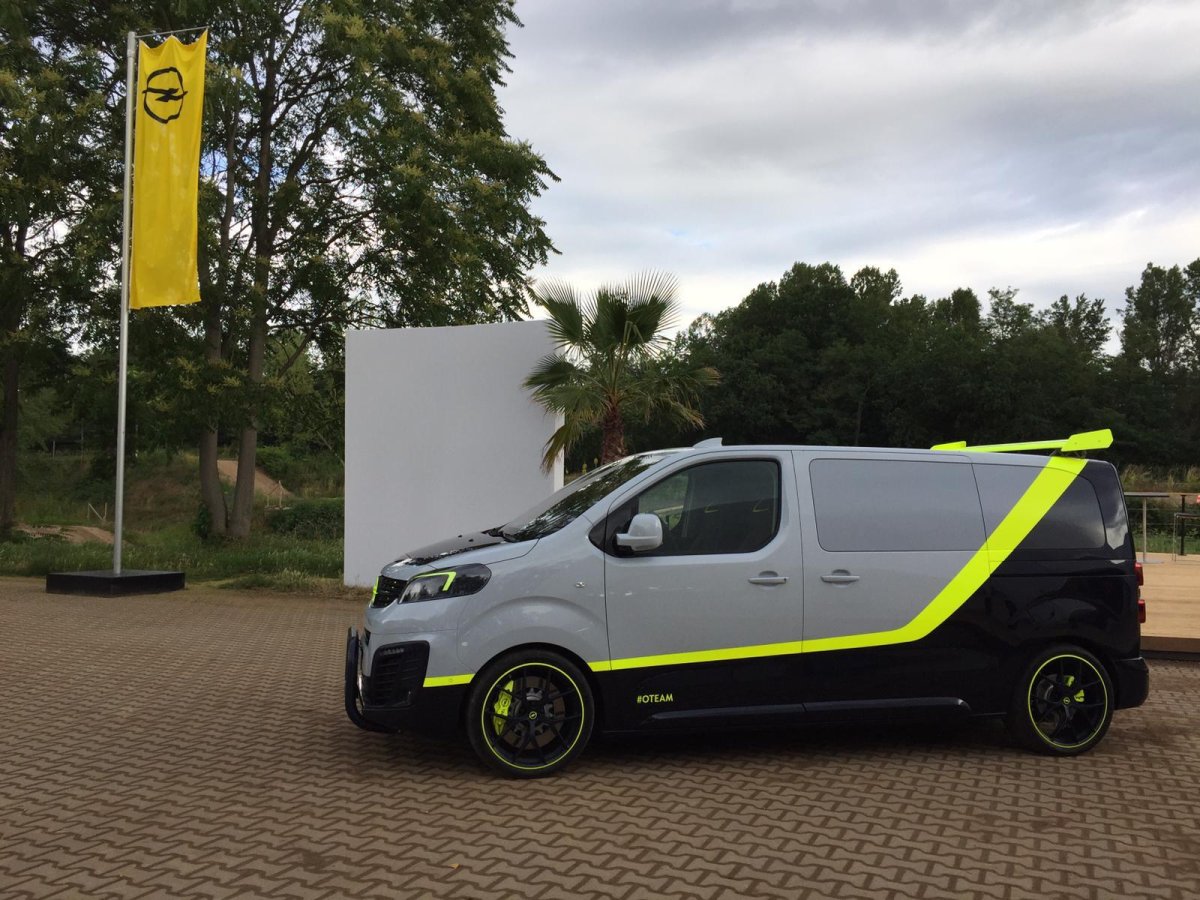 Опель Зафира лайф 2020