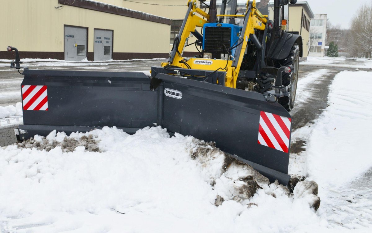 Универсальный поворотный отвал ППО-3,3 "бабочка"