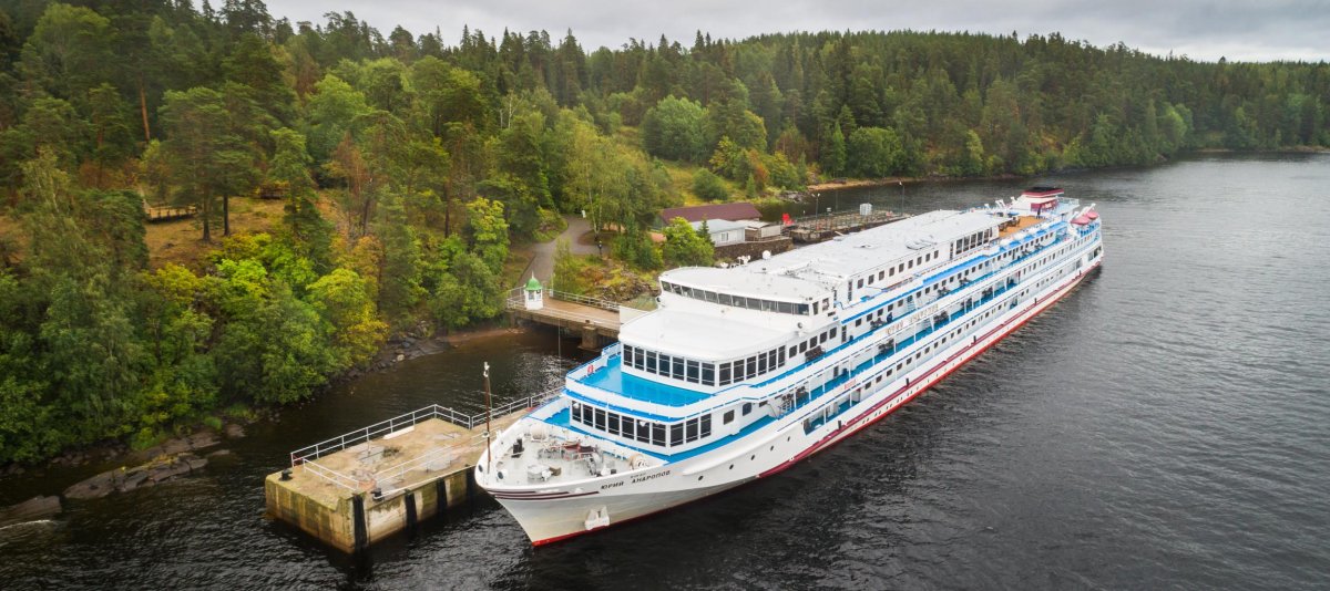Теплоход Юрий Андропов на Валаам