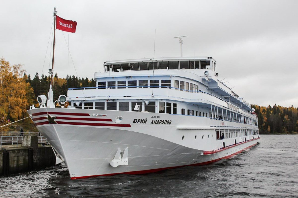 Теплоход Юрий Андропов на Валаам