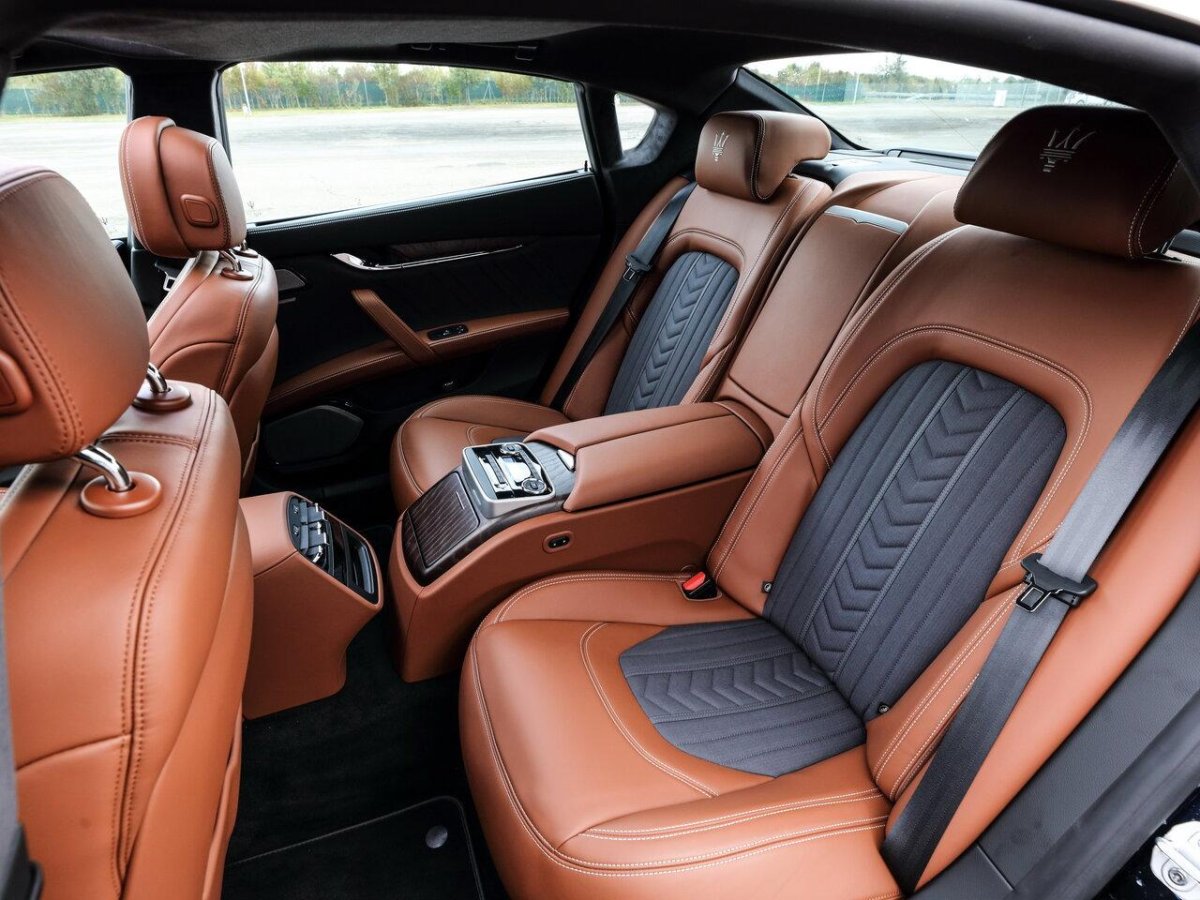 Maserati Levante 2023 салон