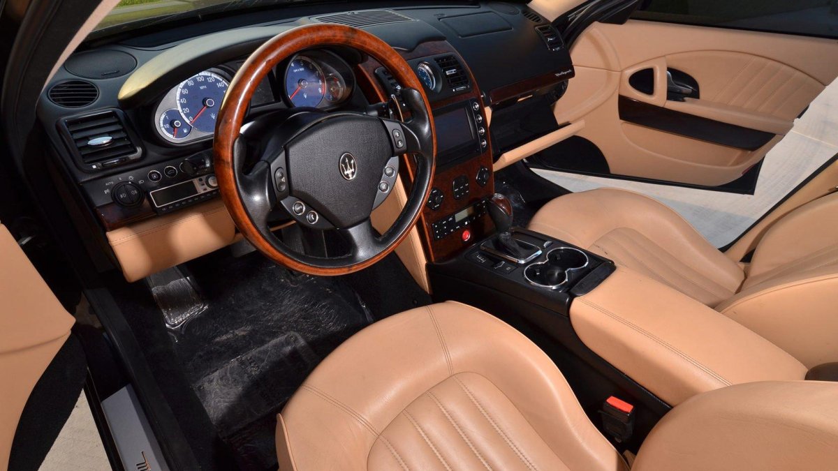 Maserati Quattroporte 2007 салон